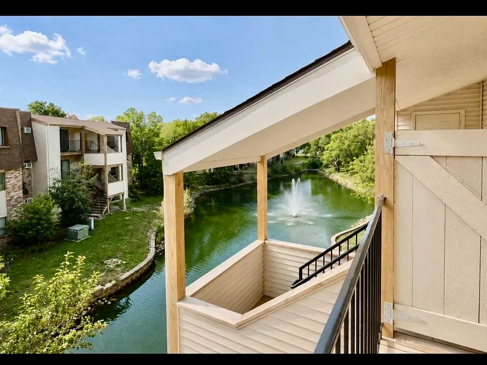 182 Waters Edge Dr #301
