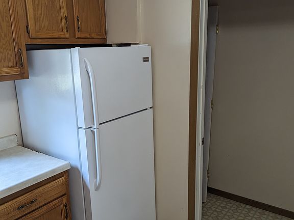 3rd image of 417 S Driftwood St #3