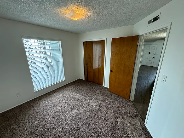 1254 W Cornell Ave — Photo 7
