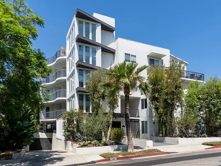 1283 Havenhurst Dr #306 — Photo 30