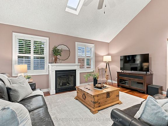 5th image of 709 Athol St