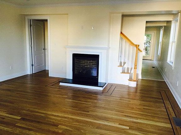 3rd image of 150 Lakeview Ave
