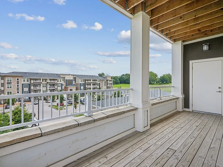 Bonavia Luxury Apartments — Photo 10