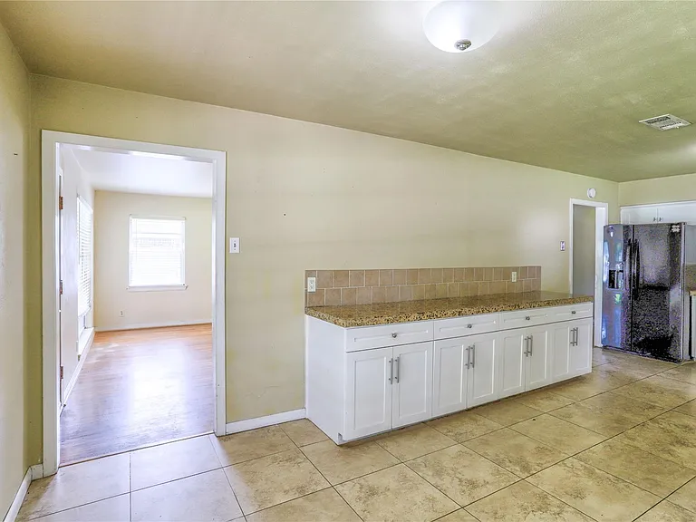 9207 Colleen Rd — Photo 11