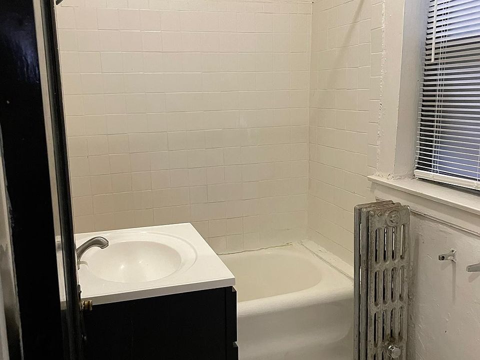 2nd image of 7949 S Drexel Ave #2B