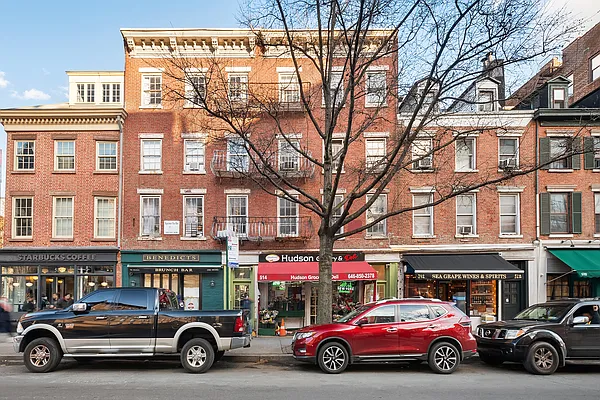 Rented by Compass | media 12