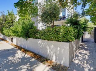 11618 Colfax Meadow Ln, Studio City, CA 91604
