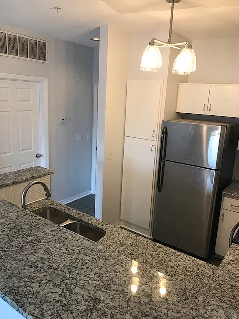 1 bed, 672 sqft, $1,599 — Photo 3