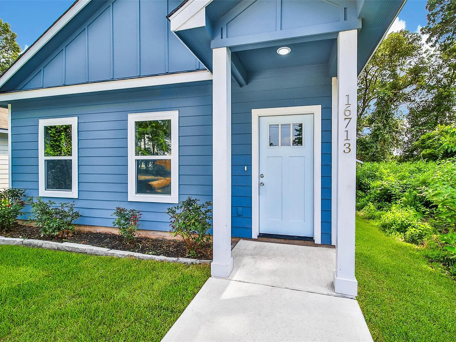 3 bed, 2.0 bath, 1072 sqft, $1,495 — Photo 2