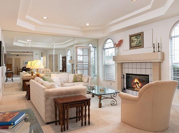 2214 Bermuda Dunes Pl-004-11-Living Room