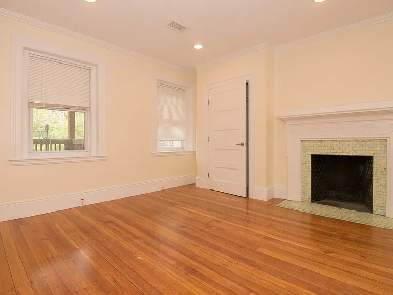 1616 Beacon St #3 — Photo 10