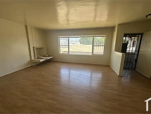 6307 Crenshaw Blvd — Photo 3