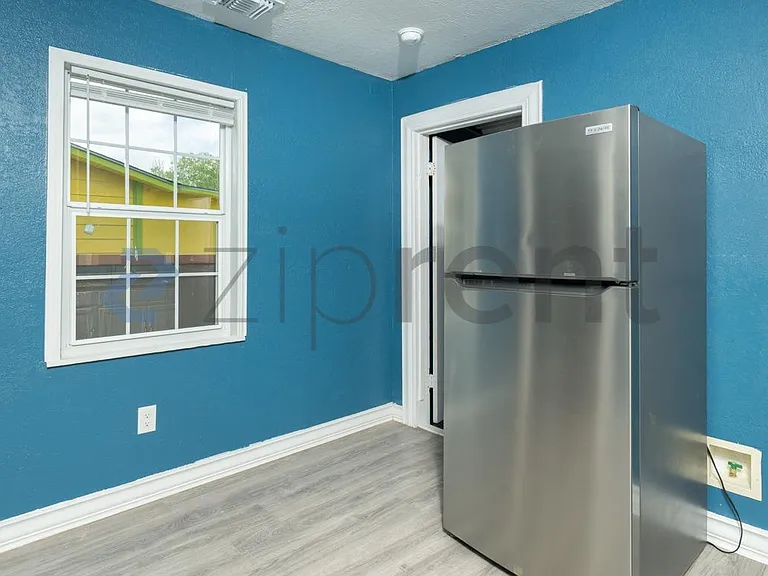 1411 Sanco St — Photo 10
