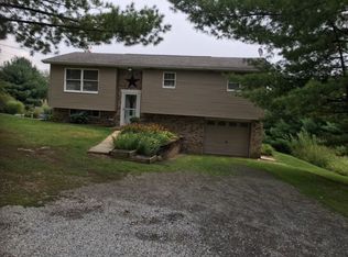 255 Reeves Dr, Wellsburg, WV 26070