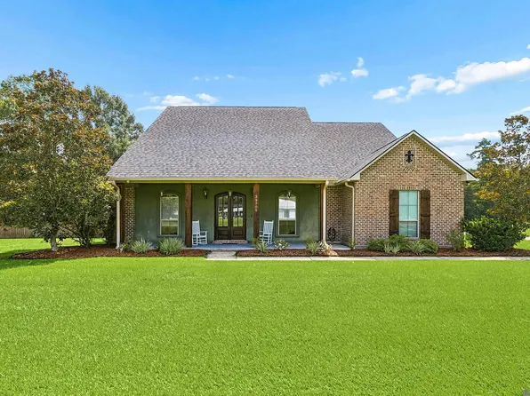 29700 Henderson Ln, Walker, LA 70785