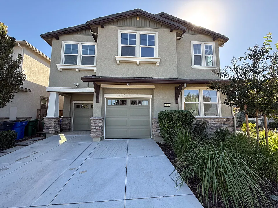 2520 Sweetbay Cir