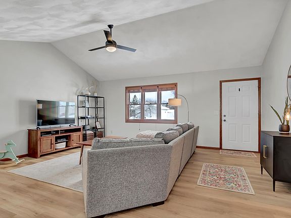 5th image of 908 Apple Ln