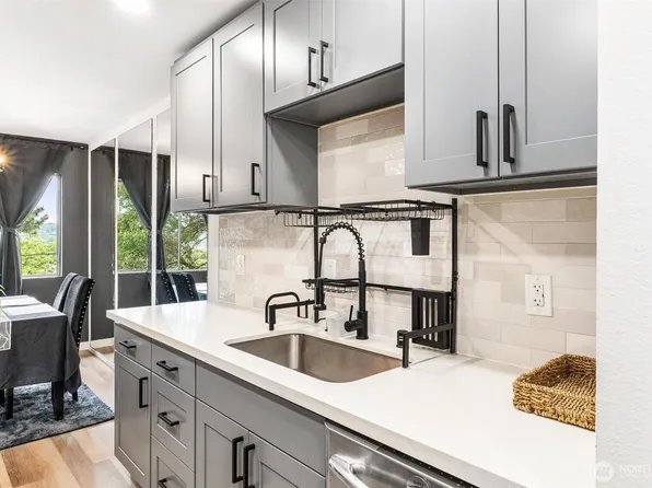 10459 Des Moines Memorial Drive S #S301, Seattle, WA 98168
