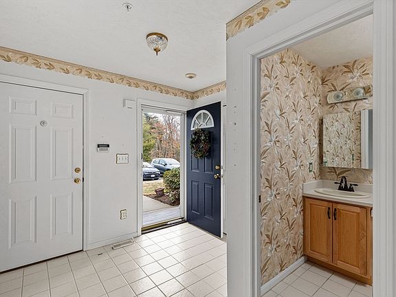 4th image of 903 Thayer St Unit 903