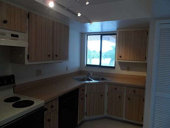 5th image of 1202 Cape Coral Pkwy W APT 206