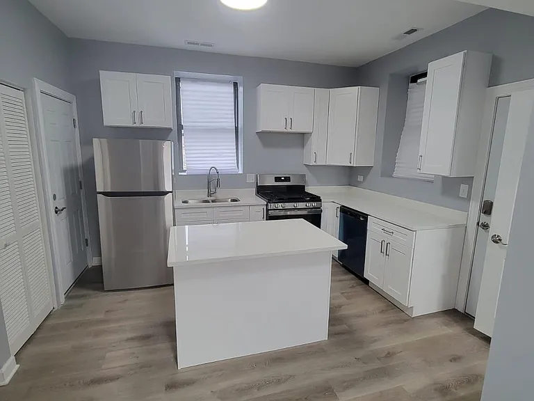 3042 W Cullerton St #2R — Photo 2