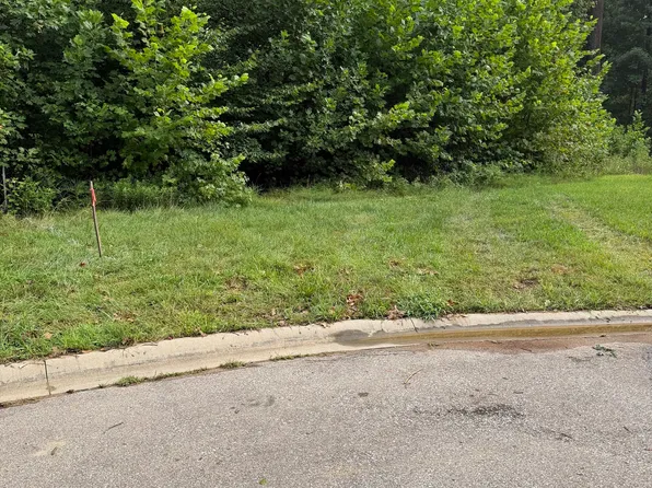5066 Oak Ridge Trl, Columbus, IN 47201
