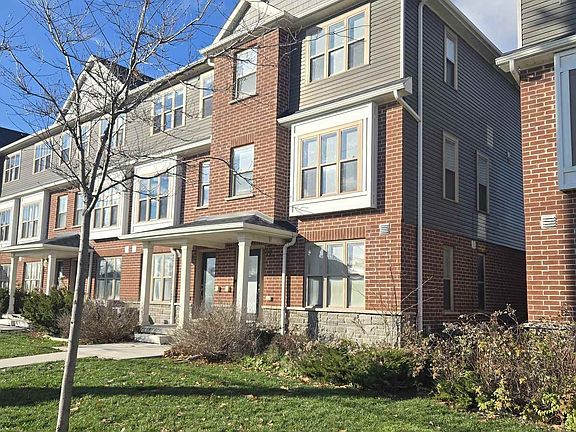 4th image of 1 Leggott Ave #27