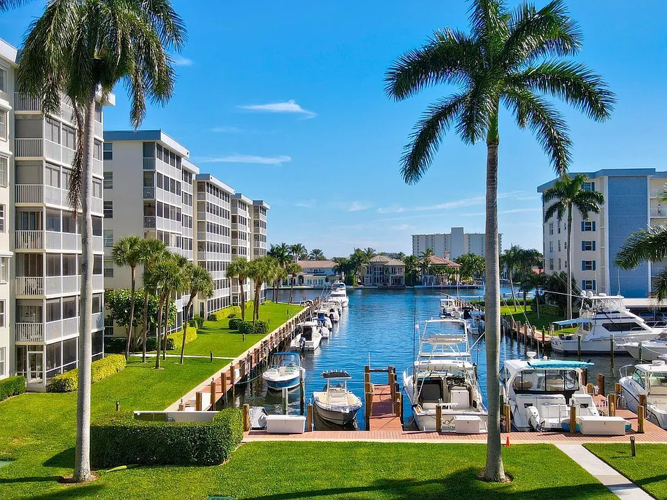 1 Harbourside Dr #2110