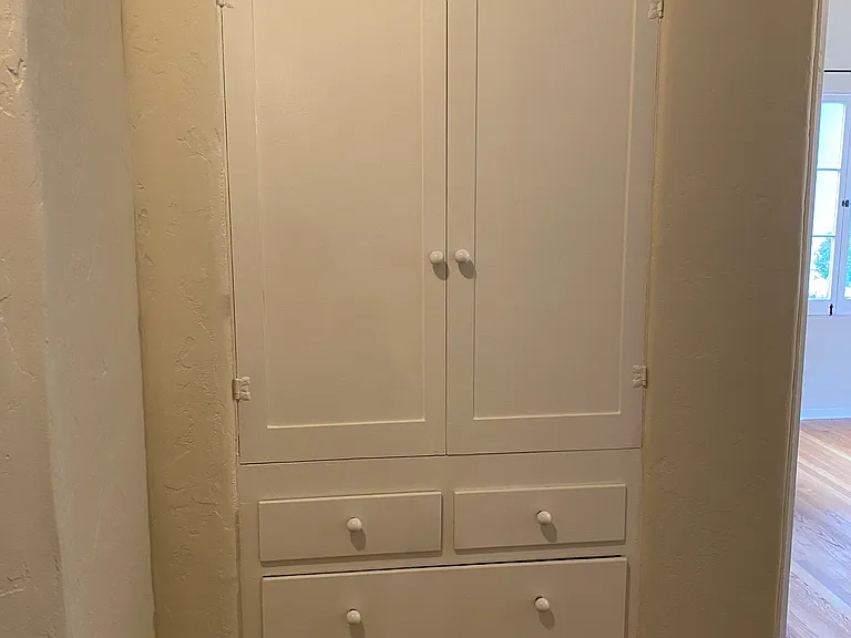 BUILT-IN ORIGINAL LINEN CABINET