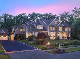 21 Douglas Rd, Lexington, MA 02420