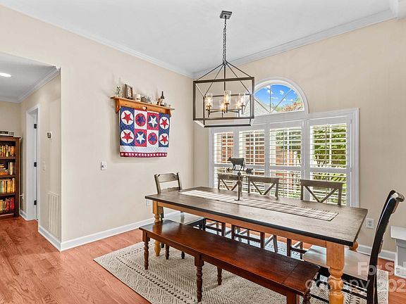 5th image of 149 Harbor Landing Dr