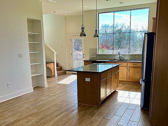 4th image of 808 E 17th St Lot 8