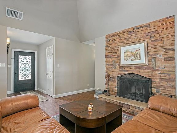 4th image of 2613 Kimberly Dr