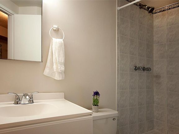 5th image of 905 Brickell Bay Dr APT 1525