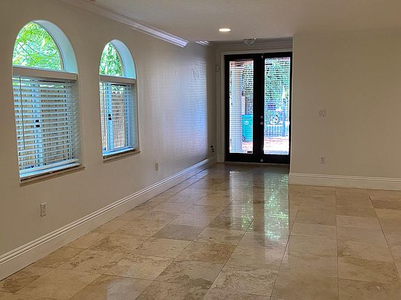 5th image of 3139 Gifford Ln