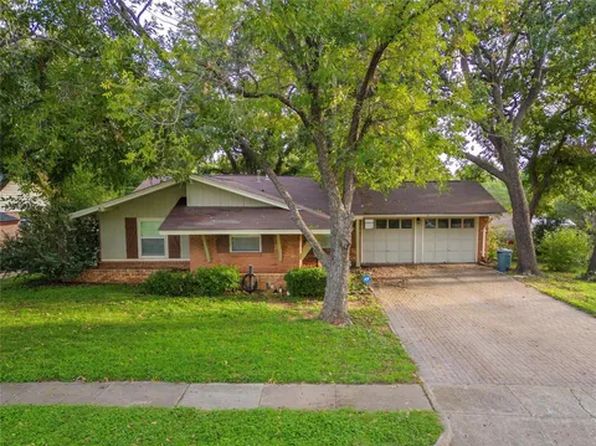 2222 Woodoak Dr