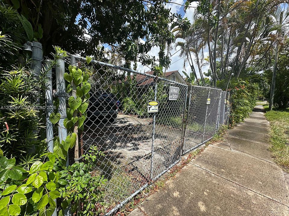 1st image of 3348 NW 9th Ave