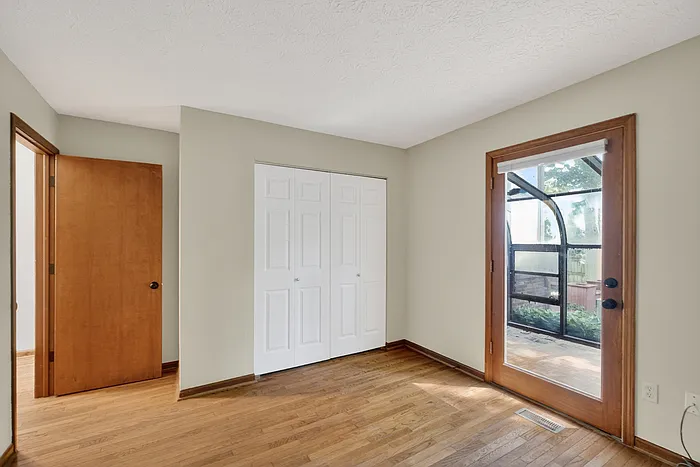 4631 Graceland Ave — Photo 20