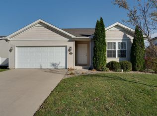 2908 Breezewood Blvd, Bloomington, IL 61704