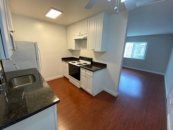 5th image of 524 E Maude Ave