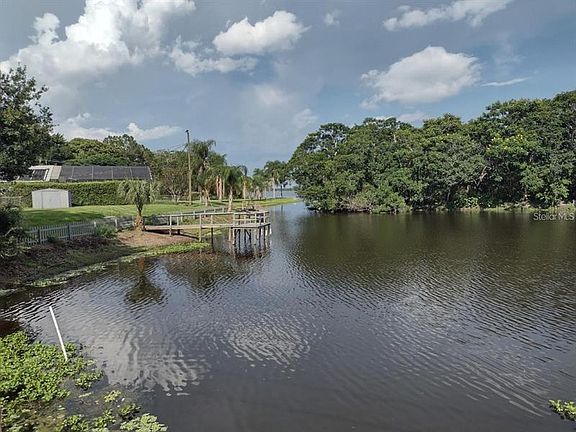 2nd image of 611 Canterbury Ln