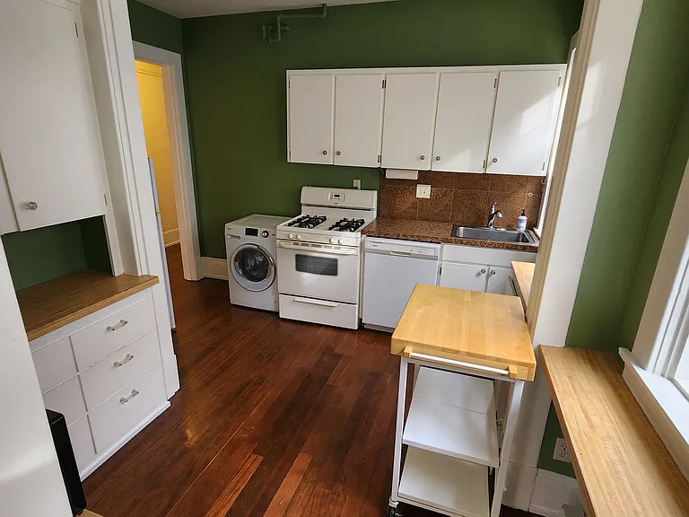 kitchen (from dinning room)