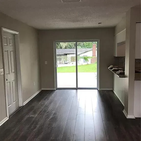 930 S Apopka Ave — Photo 5