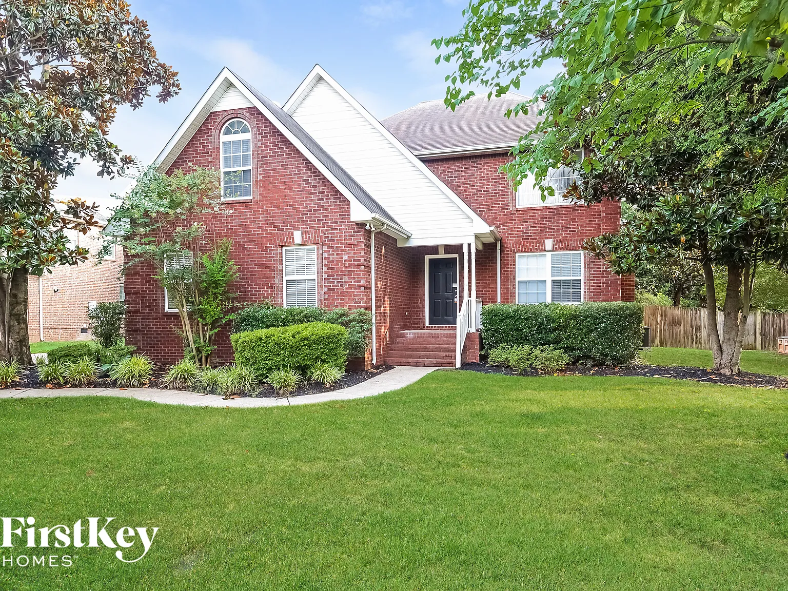 3 bed, 2.5 bath, 2359 sqft, $2,530 — Photo 2