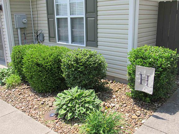 4th image of 9720 Cayes Dr