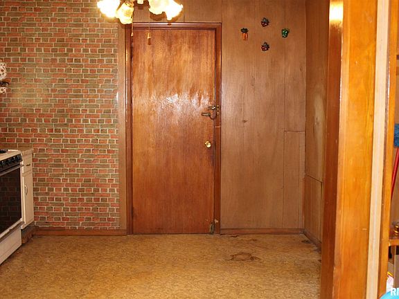 4th image of 1112 Cedar St