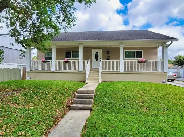 305 Amapola Cir, Terrytown, LA 70056