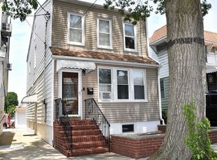 70-13 53rd Ave, Maspeth, NY 11378