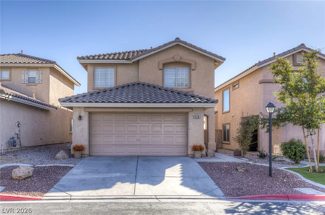 3 bed, 2.5 bath, 1683 sqft, $2,500 — Photo 1