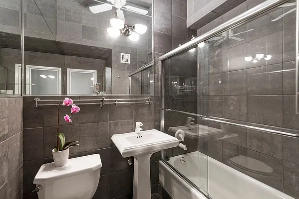 Sold by Nest Seekers International | media 5